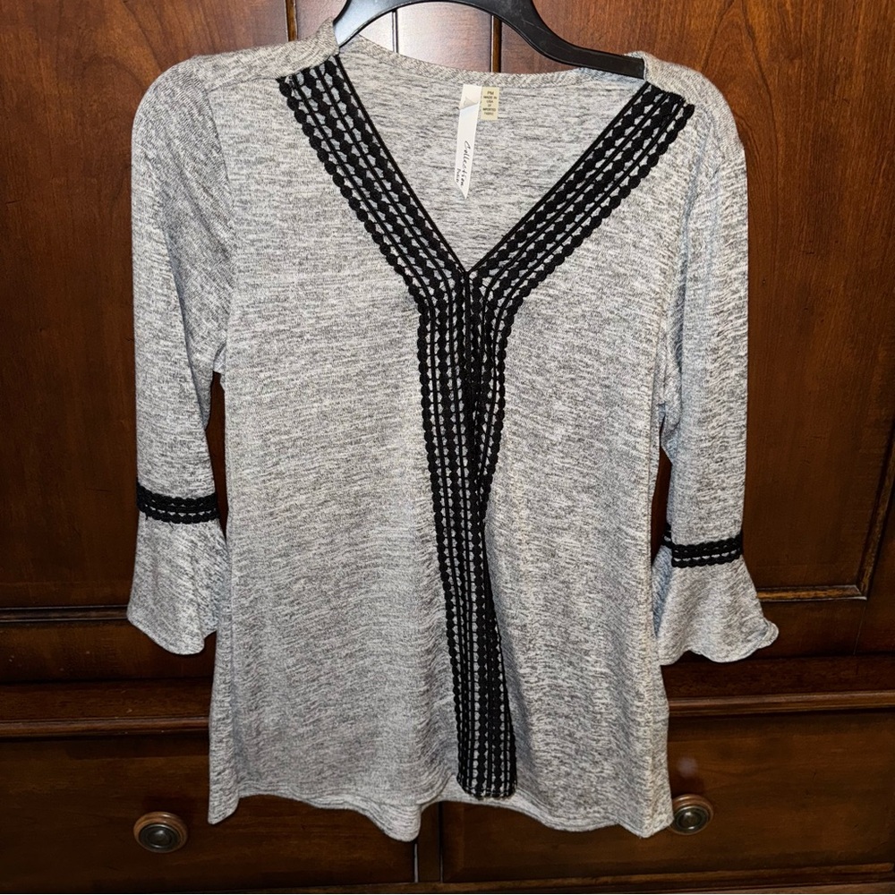 NY Collection Heather Gray Blouse with Black Trim